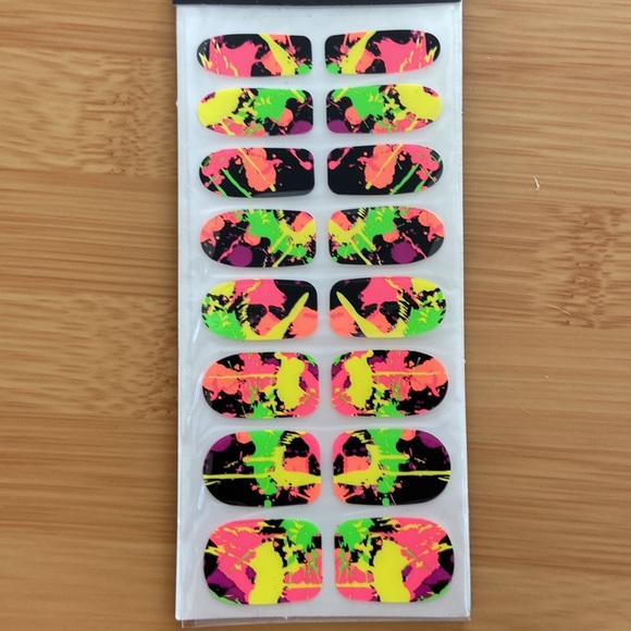 NWT Bundle of 4 peel & stick nail polish strips by various designers - Picture 2 of 6